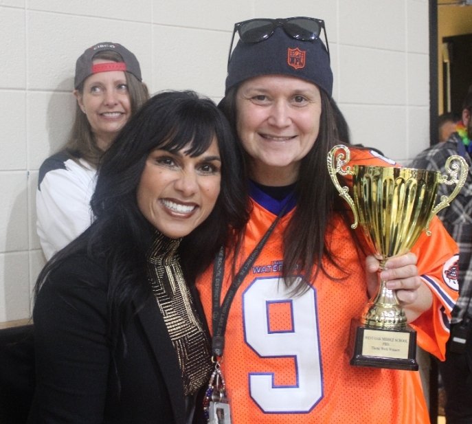 We had a great time at our April Assembly last week with the 8th grade keeping the Wolfpack Spirit Trophy! Thank you @bsharmalewis for joining us in the fun! @DLDistrict76 #SparkleOn