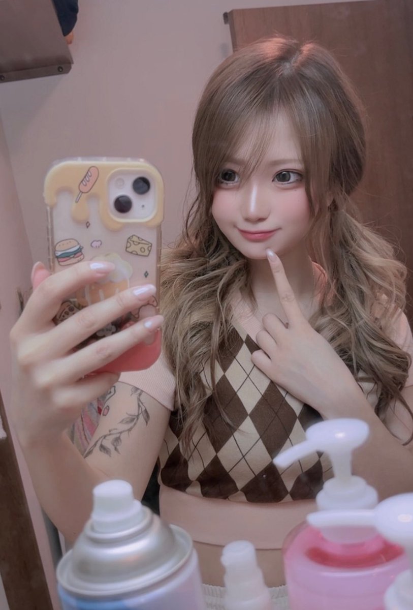 生きてるあいだは笑ってたい。
たぶんきっとみんなそうだよね🫶🏼🌸
辛くっても笑ってたら幸せがくるはず🍀