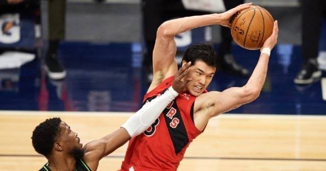 tamura_bb0824's tweet photo. 渡邊雄太のBリーグ加入の何がヤバいかって206cmで攻めてはボールプッシュからアタック・高確率なアウトサイドシュートまでできて、守ってはガードからインサイドまでマッチアップ出来るNBA本契約保証クラスの選手が日本人枠で加入するってところに尽きると思う。 https://t.co/UR09a6dvQ9