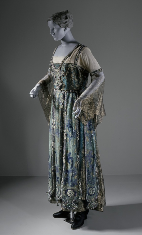 When I want to wear the WHOLE SHOW, I'll throw on this little number. #frockingfabulous #fashionhistory by #CallotSoeurs, c.1911-1913. Via  LACMA.