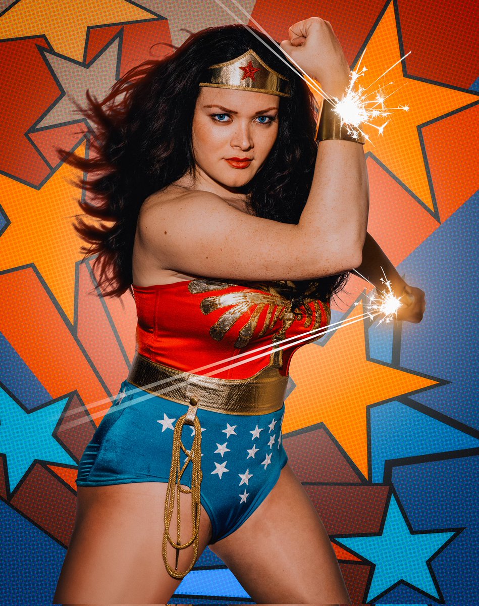 Wonder Woman great art of @bats_edits based on the art of @catstaggsofficial in the comic Wonder Woman'77 Costume @vestiaristaescenico #beliveinwonder ⭐⭐⭐⭐⭐⭐⭐⭐⭐⭐⭐⭐⭐⭐⭐⭐ #wonderwoman #lyndacarter #wonderwoman #wonderwoman #wonderwomancosplay #lindacarter…