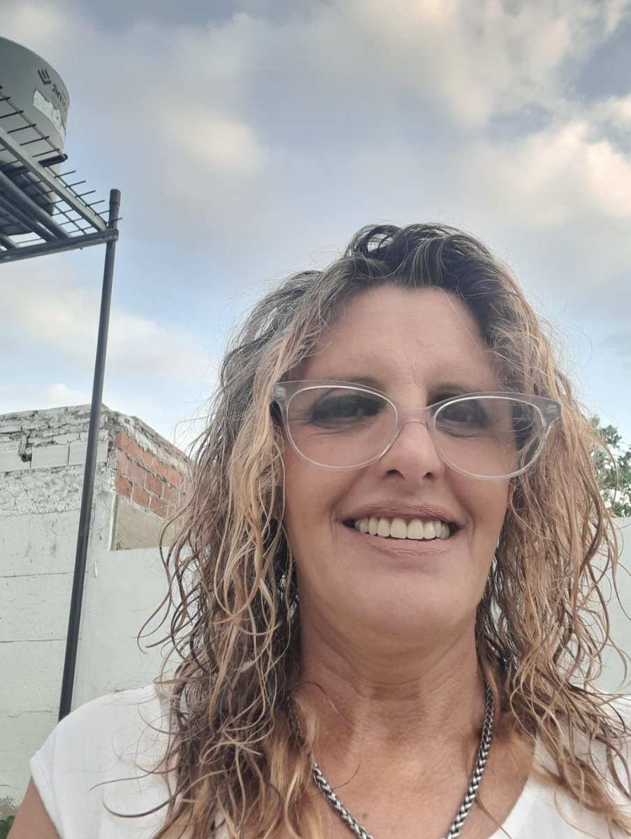 mayaristi2's tweet photo. 1 año desde que alguien entro y te apago en plena luz del dia en tu propia casa
1 año que la justicia posterga todo 
1 año que la vida de mi familia cambio completamente 
1 año sin escuchar tu voz 
Solamente se que sigo por vos, pq se va hacer justicia https://t.co/ovMX5OuewH
