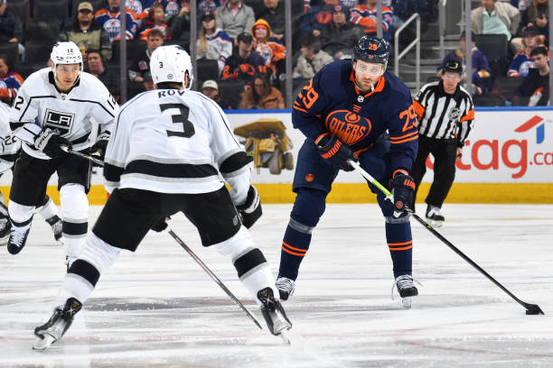Bob_Stauffer's tweet photo. The @EdmontonOilers Leon Draisaitl led the 2022 Playoffs with 25 assists...and the 2023 playoffs with 13 goals...
He has 20-30-50 in 28 playoff GP in the last two playoffs. https://t.co/RHWUK7Hx7k