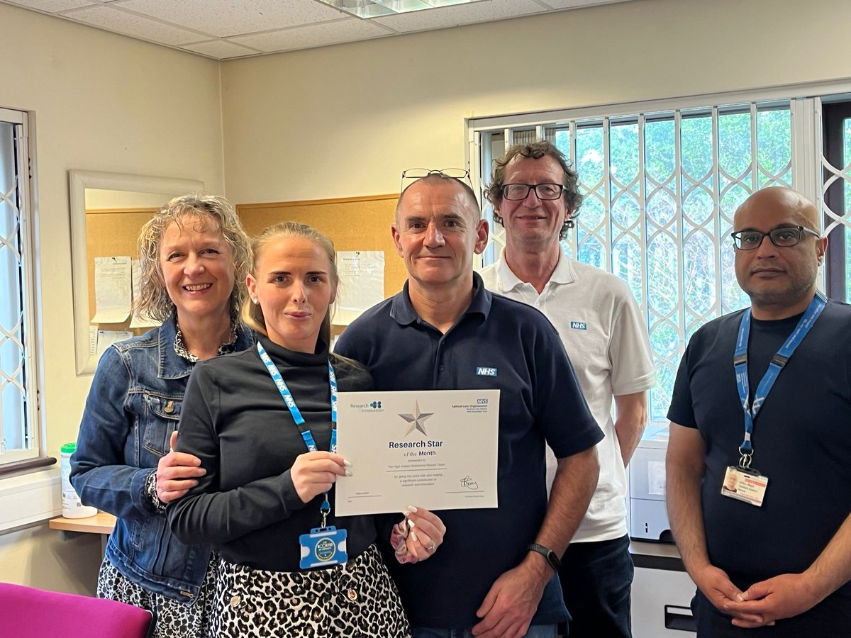 Well done to @Salfordco_nhs High Impact Substance Misuse Team, our latest Research Stars of the Month! They've been really helpful in engaging clients into the VALOR study, exploring outreach for people with alcohol dependence who struggle to access traditional addiction services