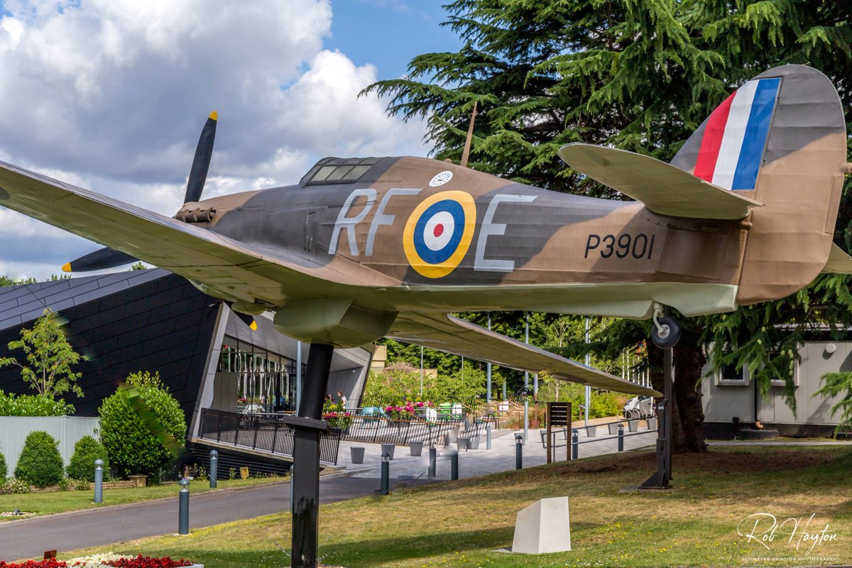 ‘Hawker Hurricane Week’

One of two gate guardians at the Battle of Britain Bunker, Uxbridge is the fibreglass Mk. I in the markings of 303 (Polish) Squadron’s P3901 RF-E flown by Flying Officer Witold Urbanowicz…⁦@FlightPolish⁩  #hawkerhurricane #hawker #303sq