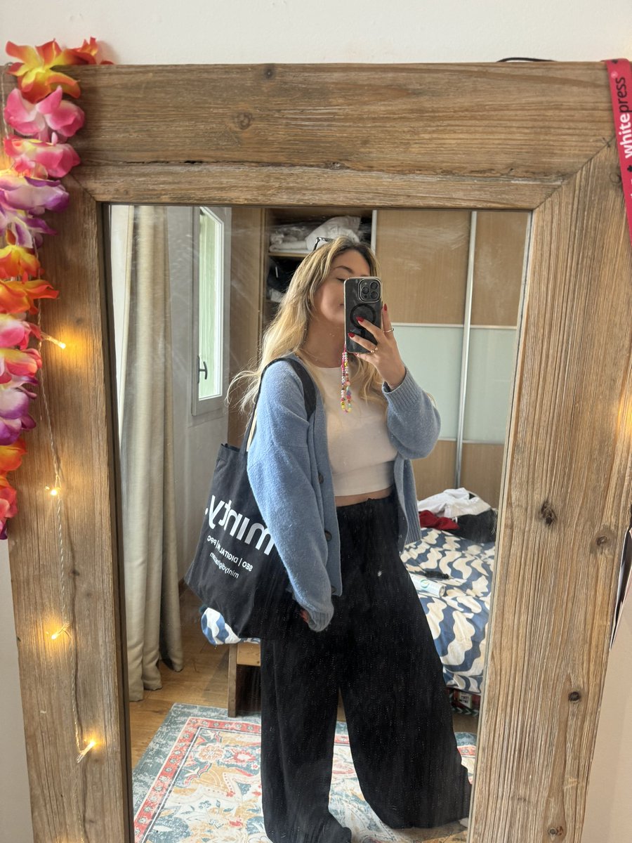 my wardrobe is slowly turning into solely <a href="/minty_digital/">Minty Digital</a> merch and not mad at it 🔥