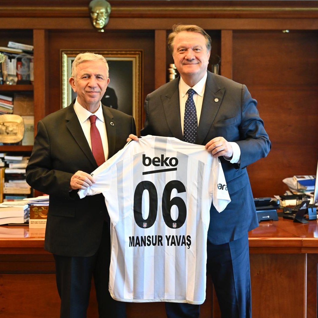 📸Beşiktaş Başkanı Hasan Arat, Ankara Büyükşehir Belediye Başkanı Mansur Yavaş’ı makamında ziyaret etti.