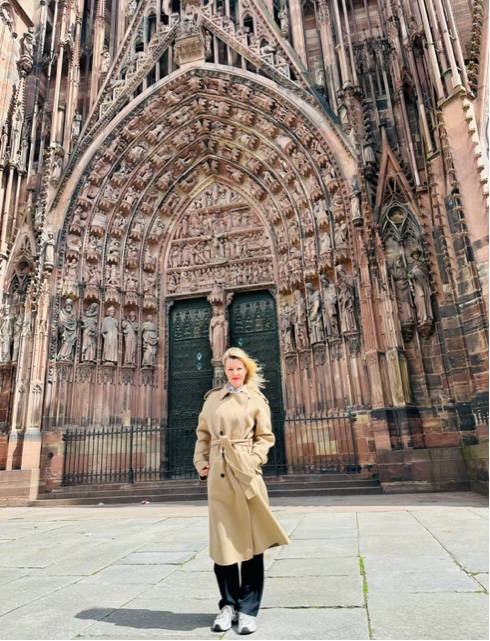 AndreaCepova's tweet photo. Poslední plenární zasedáni #EP v tomto mandátu ve Štrasburku. Nádherné město. ALE!
Není nejmenší důvod proč se sem 12krát za rok takhle stěhovat. Debaty i hlasování mohou být perfektně v Bruselu. Bude mít příští, racionálnější, EP odvahu a moc tohle změnit?1/2
#úspory #oneseat https://t.co/wijww4mxB8