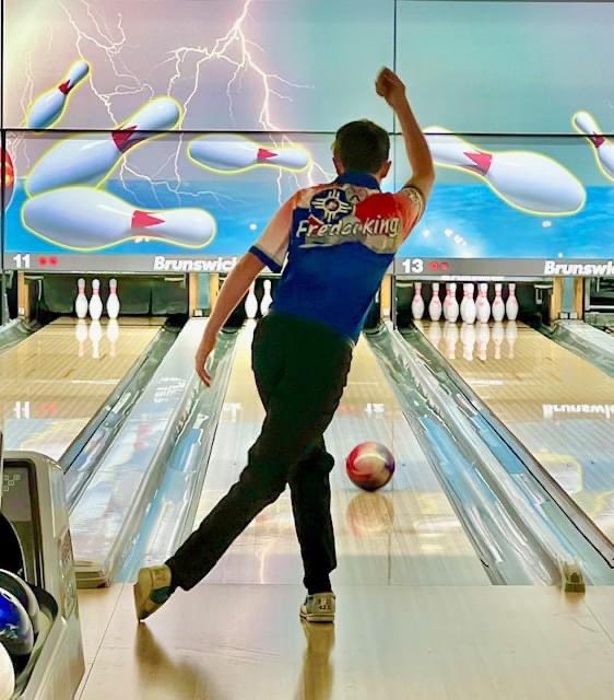 I LOVE this photo my mom took of Parker this weekend! 

His jersey features many landmarks of Wichita while also featuring the Wichita flag colors & symbol. 

The form follow through & timing. 

Ah! I love it! 

#YouthBowling #RepYourCity