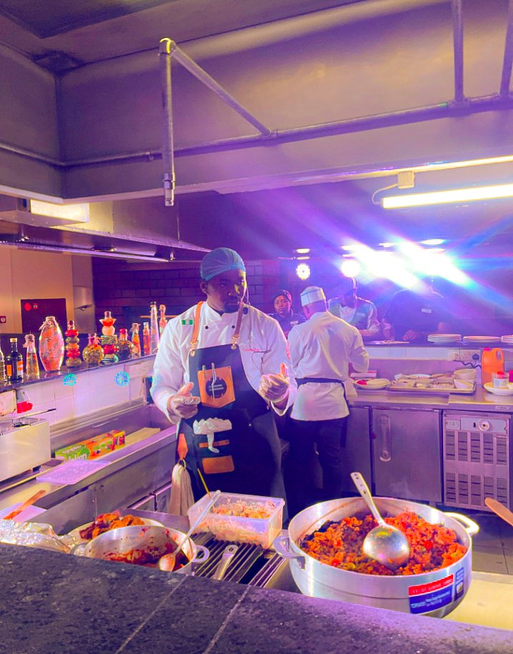 JUST  START 
It's another  big money 💵 making monday fam. 
 Go out there, keep your head up. 
 Stay focused on the goal. 
Just a quick and honest reminder, nothing beat commitment to a goal,a purpose
Be the best version of yourself, you're your biggest competition in the world