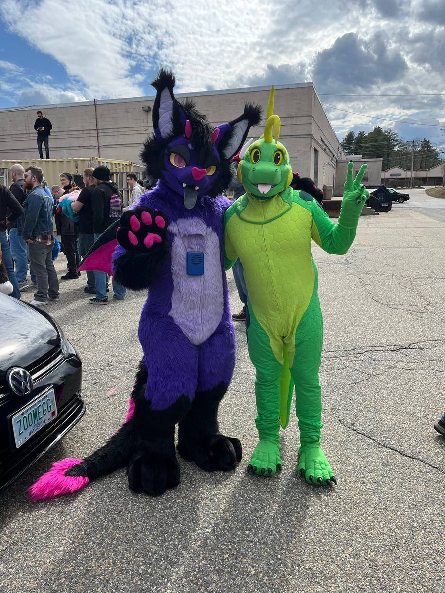 Cars and Claws in NH with @KofunGShep !! also saw @LizardboiSallos and @Ari_The_Mare <3