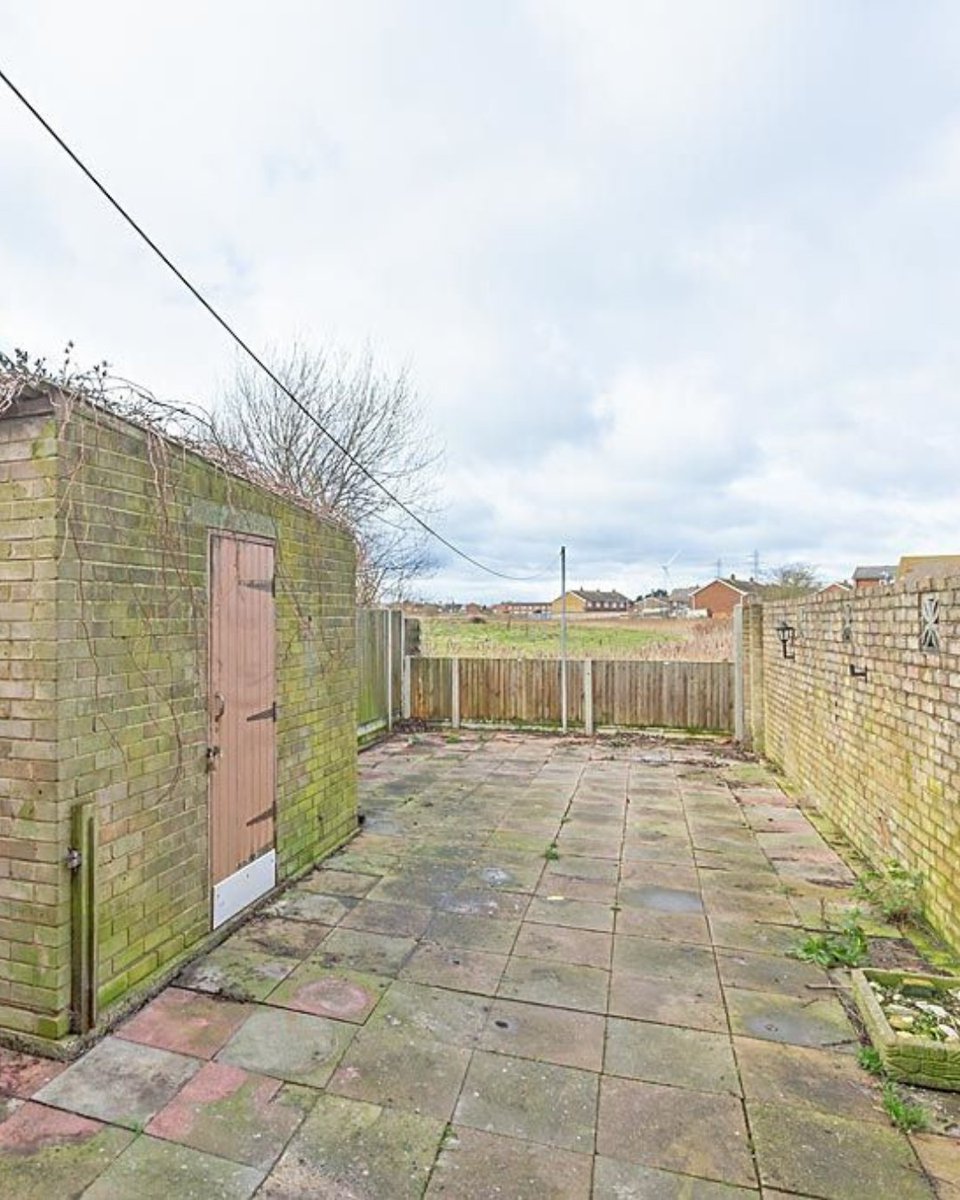 Let’s talk Lot 3️⃣ - For Sale by Auction on 2nd May

📍 Sheerness, Kent
➡ £160,000 - £170,000
🔑 

Unlock potential in this 2-bed 💎 with countryside views, just 1 mile from Sheerness-on-Sea station!

👉 ow.ly/oOQs50Rhf81

#auction #propertyauction #forsale #kent