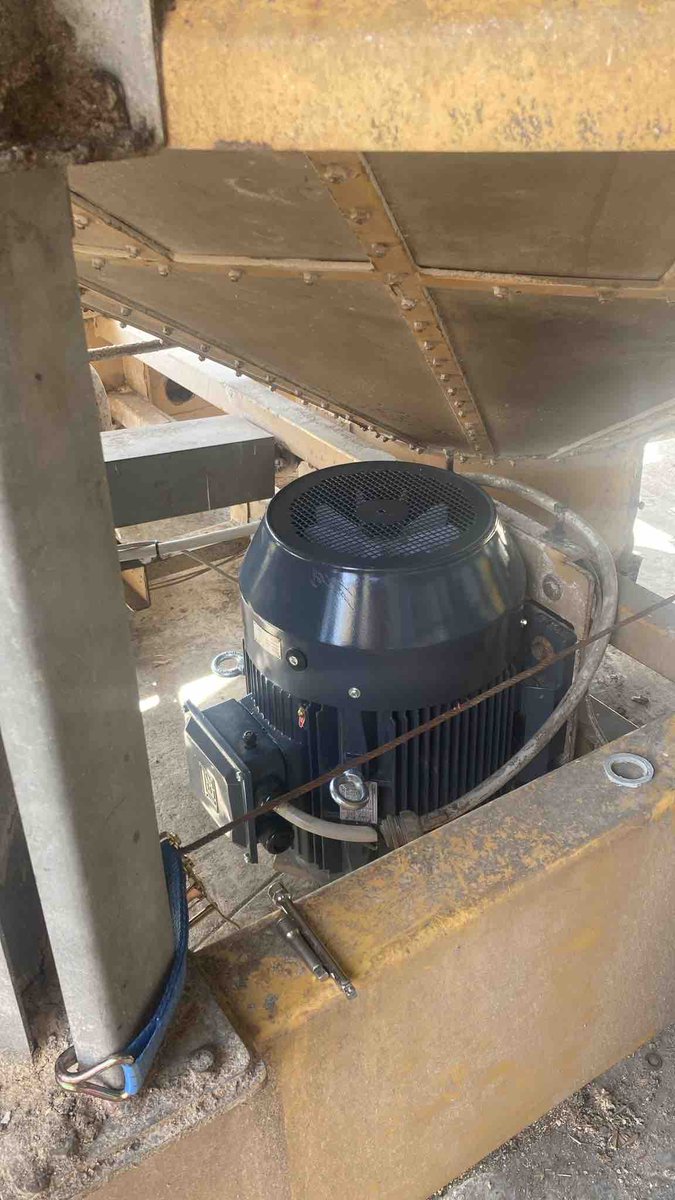 McArthur_Agri's tweet photo. New central auger motor for this hardworking Mecmar Group SSI 28 T in North Yorkshire. This farm added grain maize to the rotation to keep the driers that bit busier!
Can’t be much grain maize being grown this far north?! 🌽 #mecmar #graindrying https://t.co/bf8YUkiYt6