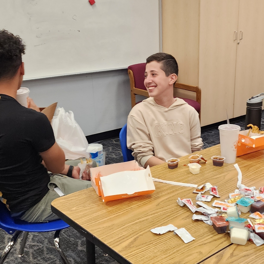 Roadrunners of the Month celebrated their achievements this time with @Popeyes for lunch with each other and a friend! Their efforts were recognized by their teachers and acknowledged by all. Congratulations! 🌟🌟🌟 #THISisMMS #TheRoadrunnerWay #YouBelong @cajonvalleyusd