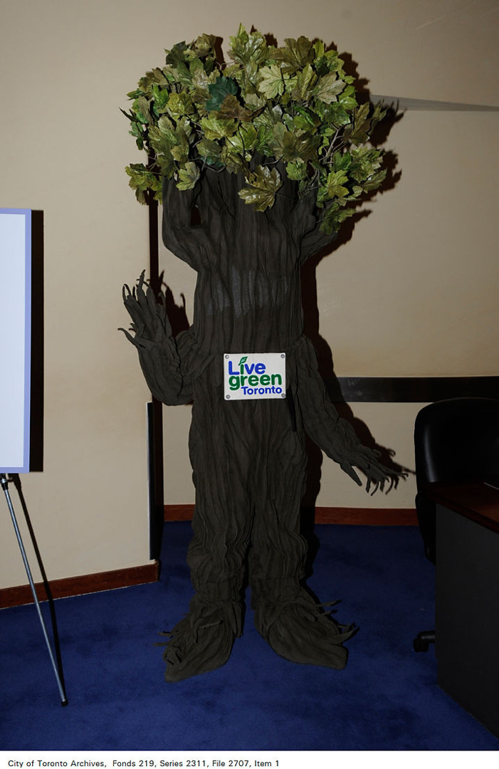 TFW the meeting turns into an Entmoot. This tree mascot from 2009 would like to wish you a happy #EarthDay2024. ow.ly/uxhQ50Ri9qf #TOHistory #TorontoArchives