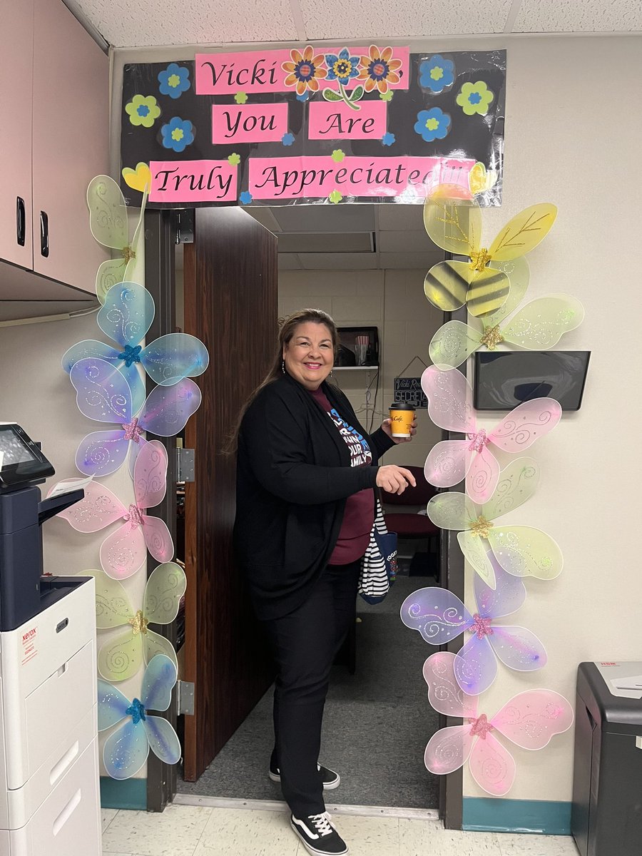 Ms Vicki is the backbone of LJE and we L❤️VE her!!! Thank you Vicki for all you do for us! @CCISD @r0hernandez @JohnAPrezas #CCISDStrongerTogether #CCISDProud