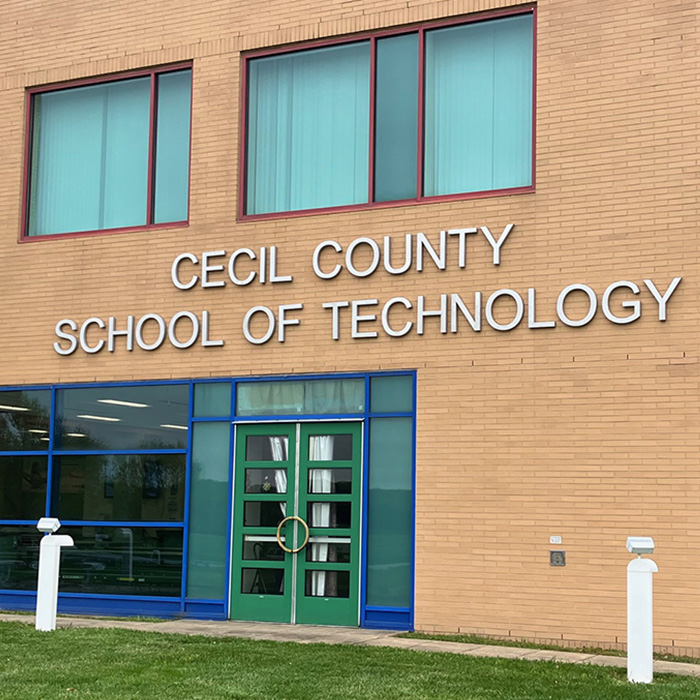 agriteer_ag's tweet photo. David, our Cecilton, MD store manager, had a blast speaking with students at the Cecil County School of Technology about resumes and interviews last week! https://t.co/0ZFIA7n9EQ