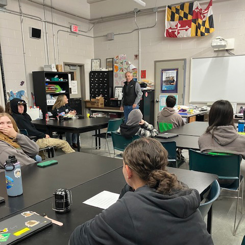 agriteer_ag's tweet photo. David, our Cecilton, MD store manager, had a blast speaking with students at the Cecil County School of Technology about resumes and interviews last week! https://t.co/0ZFIA7n9EQ