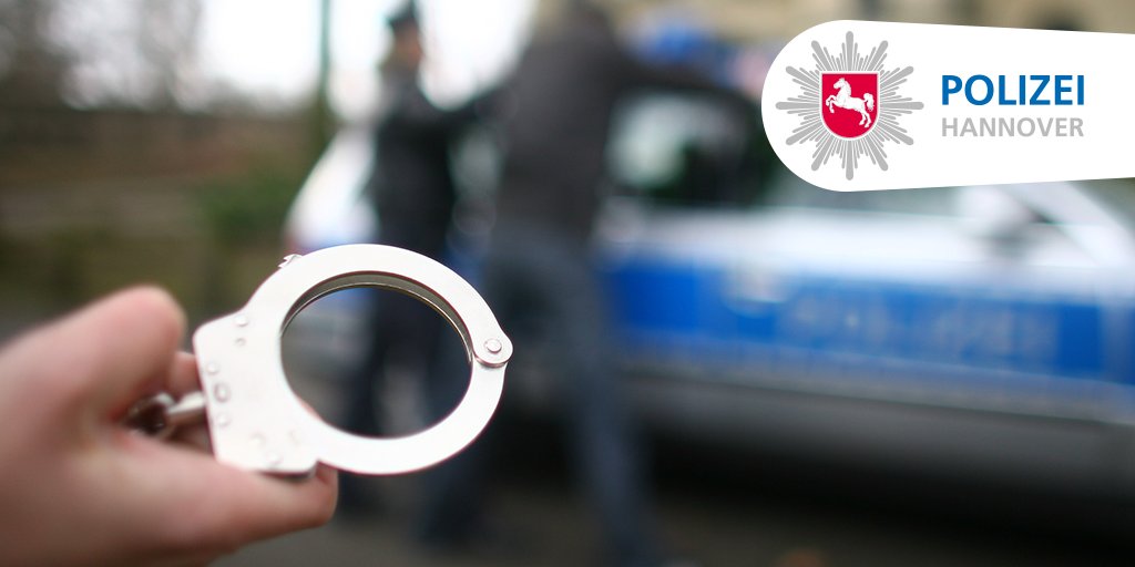 Polizei_H's tweet photo. 🔵 Mutmaßlicher Täter ermittelt 🔵
Am Mittwoch, 17.04.2024, ist eine 45-Jährige in #Springe von einem unbekannten Mann attackiert worden. Am Freitag bekamen die Ermittler von einem Zeugen einen Hinweis auf den mutmaßlichen Täter.
Weitere Infos: https://t.co/zlxm23EafT https://t.co/N6yWi12M6R