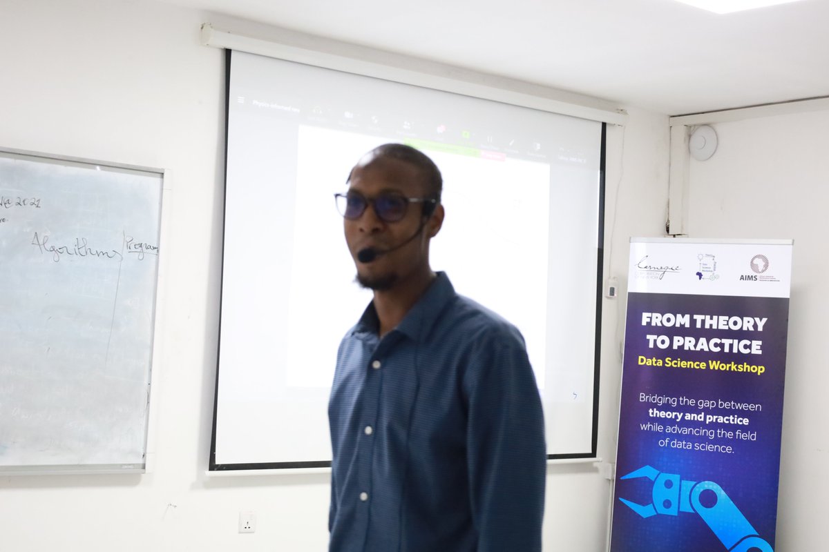 #T2P2024 Highlights!
Mamadou Diallo's work focuses on using Physics Informed #NeuralNetworks (PINNs) to solve #PDEs in drying porous materials. Why PINNs? They minimize residuals of the governing equations & initial & boundary conditions without the need for labeled training data
