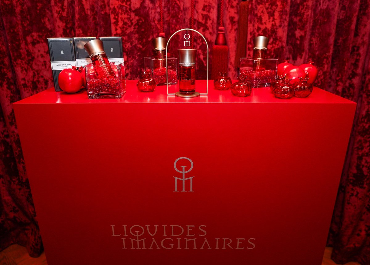 Crafted with care, our custom color-matched display for Liquides Imaginaires adds a touch of sophistication to their stunning event 🌹

#fabrication #customfabrication #eventproduction