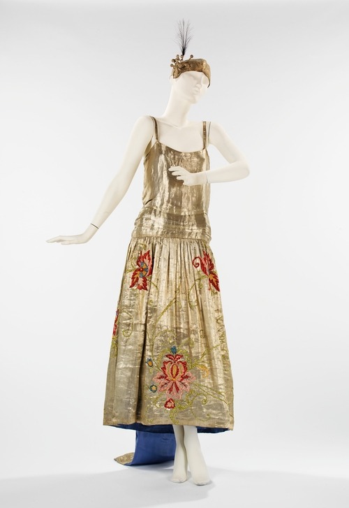 By #Lanvin, it's florals and gold for the  1923 gal! #frockingfabulous #fashionhistory via the Met.