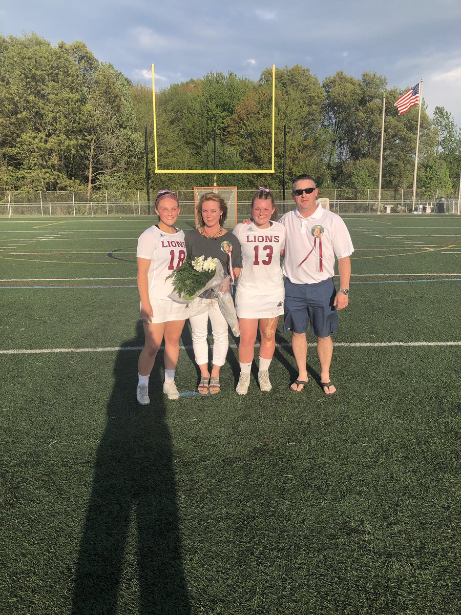 Girls_CHS_Lax's tweet photo. I am so proud of both these young ladies from the CHS class of 2019.
Their uniforms have changed a little bit in 5 years!! 🥍 👮🏻
Gianna Watson and Attie Wood recently graduated from their police academy’s and are now full time police officers!! #proudcoach #womeninlawenforcement https://t.co/96UGjoFGbM