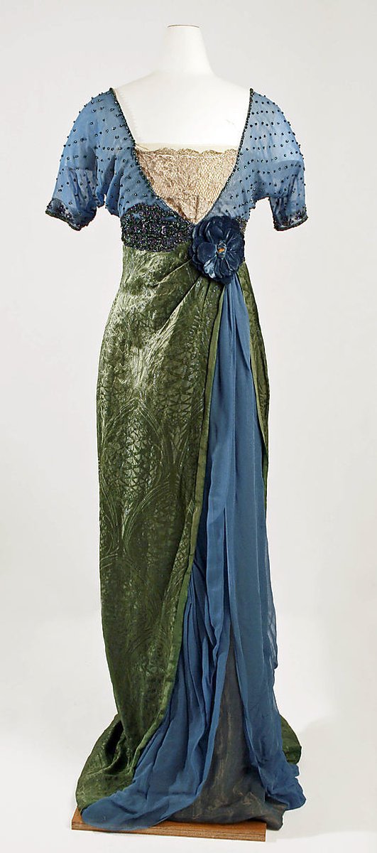 Loving the colours... and a rosette too! #frockingfabulous #fashionhistory by #JeanneHalle, c.1913-1914. Via the Met.