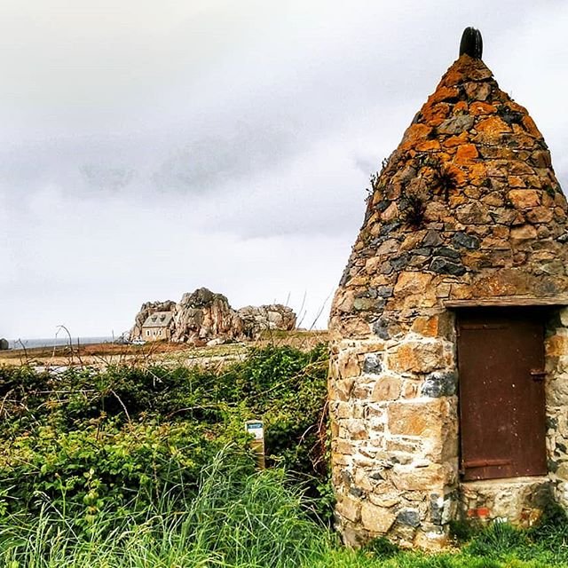 Site du Gouffre de Plougrescant @LengronneY 
#Bretagne #MagnifiqueBretagne #Bzh #Breizh #France #MagnifiqueFrance