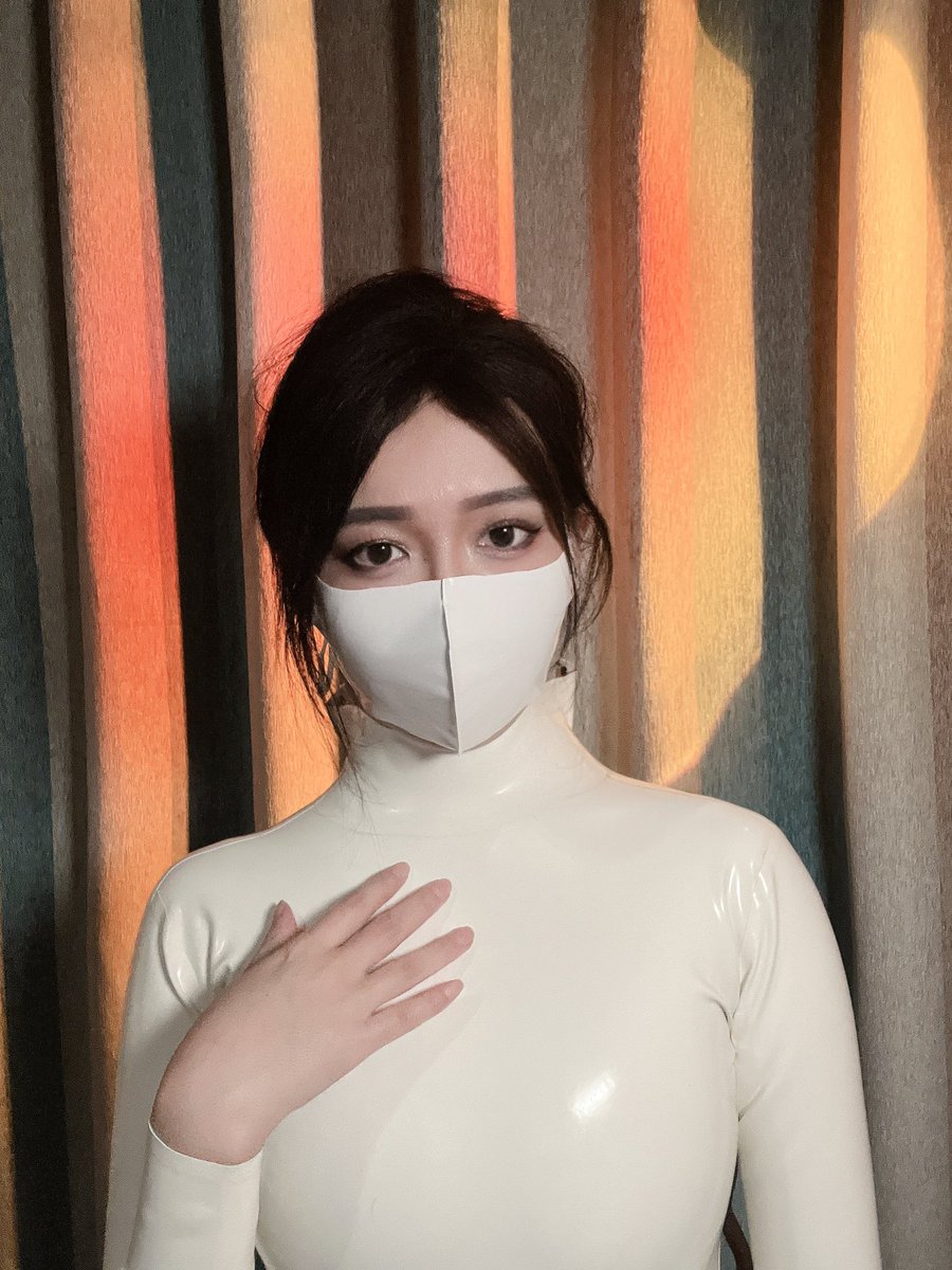 #胶衣