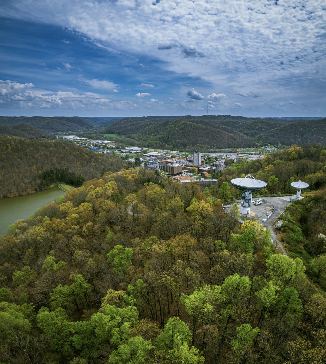 The foothills we call home. Where the Appalachian Mountains begin - a range that cuts through 18 American states and five Canadian provinces.

Happy #EarthDay. 💚🫶⛰️

#EasternKentucky #Appalachia