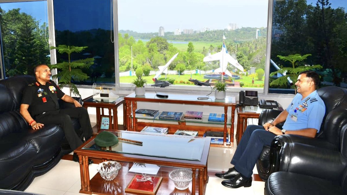 IaSouthern's tweet photo. ‘Bolstering Jointness’
Lt Gen A K Singh, GOC-in-C, #SouthernCommand, interacted with Air Marshal Balakrishnan Manikantan, AOC-in-C, #SouthernAirCommand, in Thiruvananthapuram. They discussed contemporary challenges, highlighting #TriServiceSynergy and #Interoperability in maritime operations.
@IafSac
@HQ_IDS_India
#UnifiedDefense