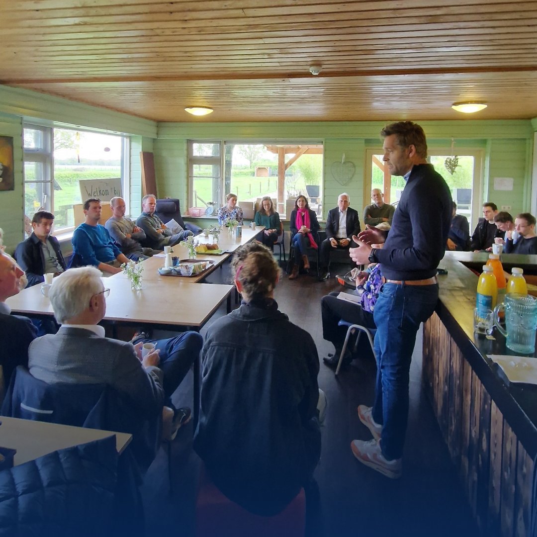 Waardevol om op bezoek te gaan bij de boerderij van CU-raadslid <a href="/jaapvandentop/">Jaap van den Top</a>. We hadden goede gesprekken over toekomstbestendige landbouw. Daarna sloten veel andere boeren aan, van allerlei pluimage. Samen met minister Adema spraken we over mestderogatie, leningen bij de bank,