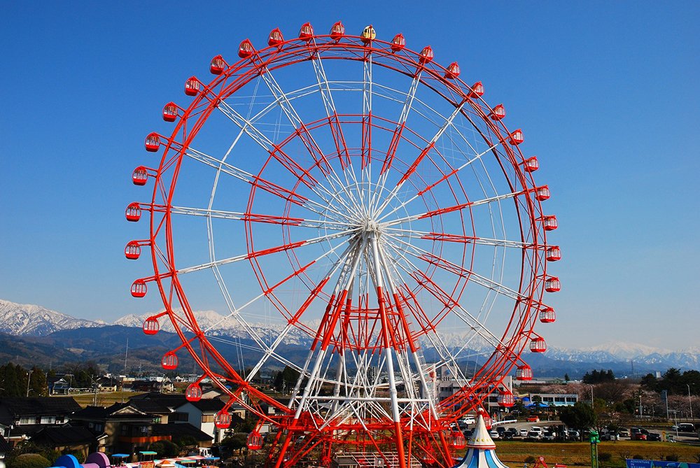 富山・魚津ミラージュランド🎡大観覧車
リニューアル4月20日より営業開始しました！
昨年からメンテナンス工事をしていましたが、青空に映える「イタリアンレッド」に生まれ変わって運行中です。
週末からはGW突入、ぜひみんなで遊びに来てくださいませ！

#魚津 #遊園地 #ミラージュランド