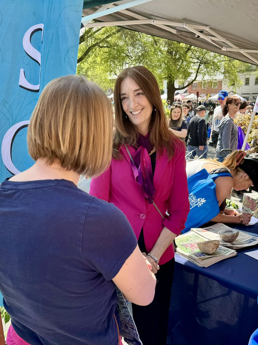 I had a fantastic time at the amazing Leesburg Flower and Garden Festival connecting with so many and enjoying the beautiful displays. Thanks to Supervisor Kristen Umstattd for the warm welcome!