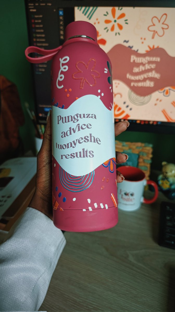 vickydashiky's tweet photo. Uzuri Mimi siezi kua na flask inabore 😄 #teaseason https://t.co/NxqgGijA23
