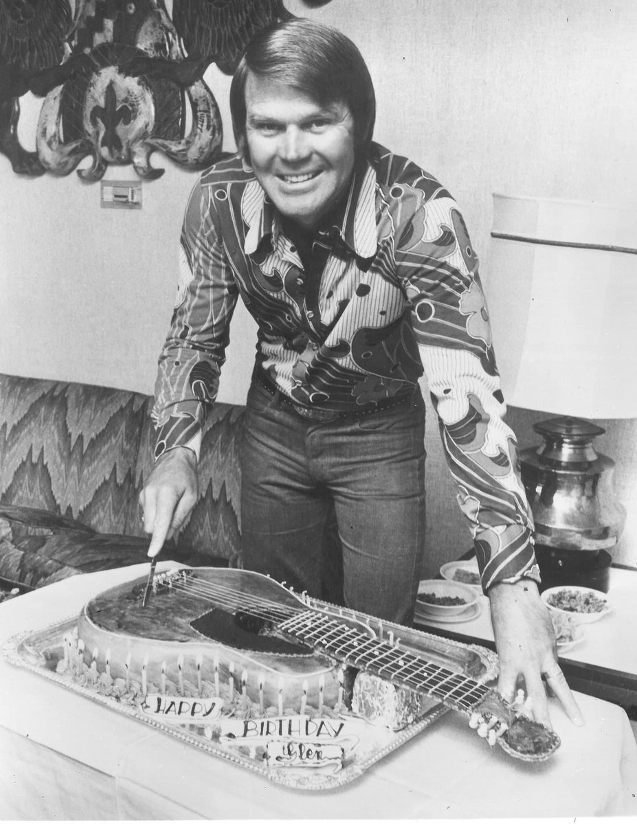 #OTD 1936 the great Glen Campbell was born. Utterly unique voice and guitar-playing ability. The soundtrack to as a boy to many, many road trips up to 🏴󠁧󠁢󠁳󠁣󠁴󠁿 as my dad crooned along. Lucky enough to see his last concert in London. Genius.