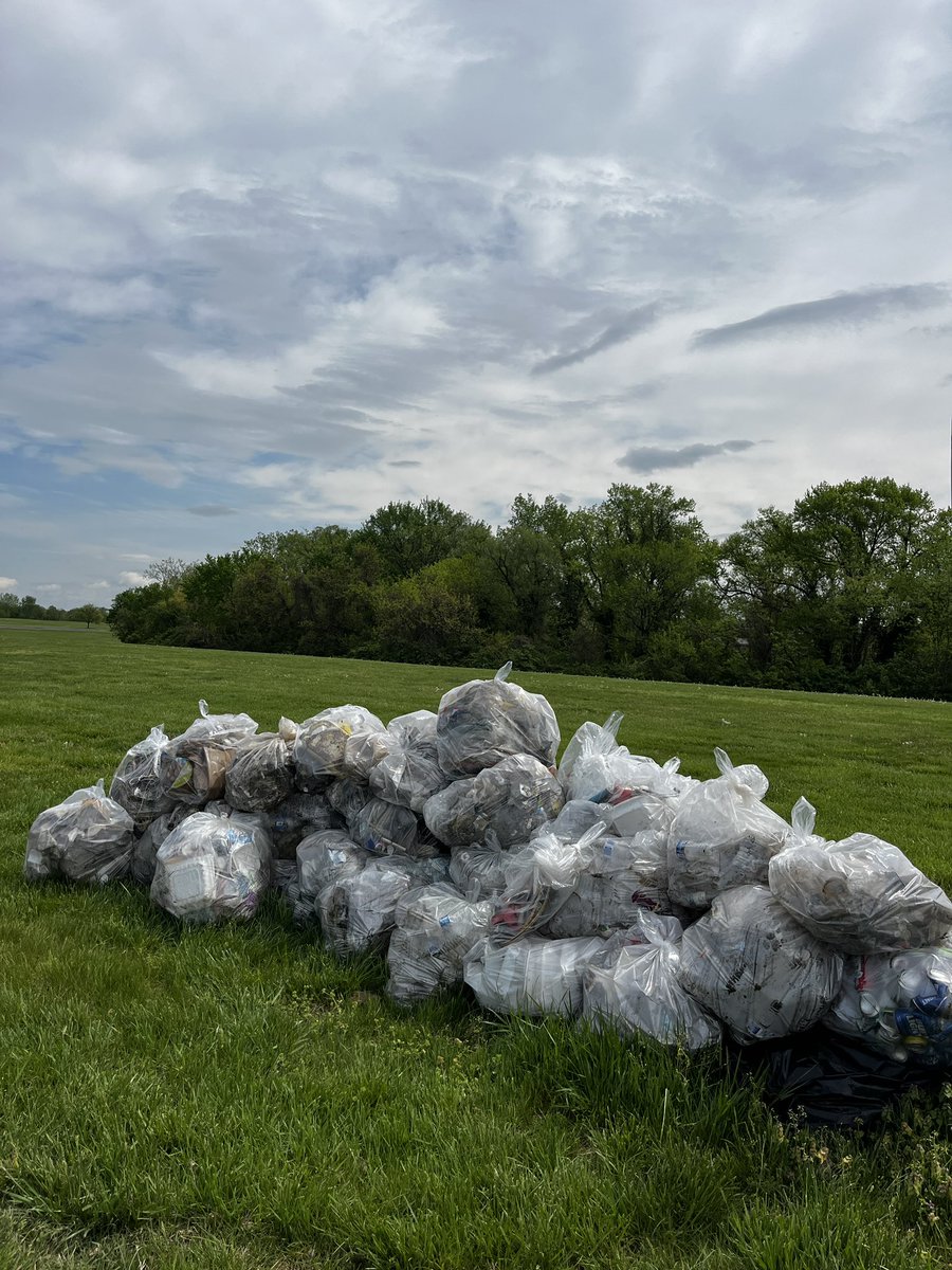 Happy Earth Day! 🌎 Thank you to the 75 volunteers that joined us on Saturday for a cleanup at Kenilworth Park. Together, we prevented 533 pounds of trash from entering the river!

Thanks to @washingtongas for sponsoring this cleanup.

#TrashFreeDC #AnacostiaRiver #ComeToTheRiver