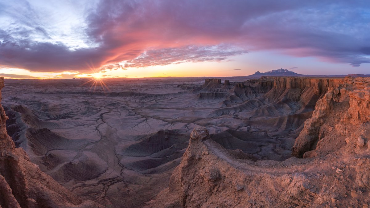 TravelPSD's tweet photo. Moonscape Overlook | Utah 

https://t.co/lypfOrIH4N

#eartday24 #wadm #artheroes #photography #PhotographyIsArt #photographylover #landscapephotography #flickr #fstoppers #kelbyonepics #panoramaphotography #EarthDay #artforsale https://t.co/AtcCW9yhZA