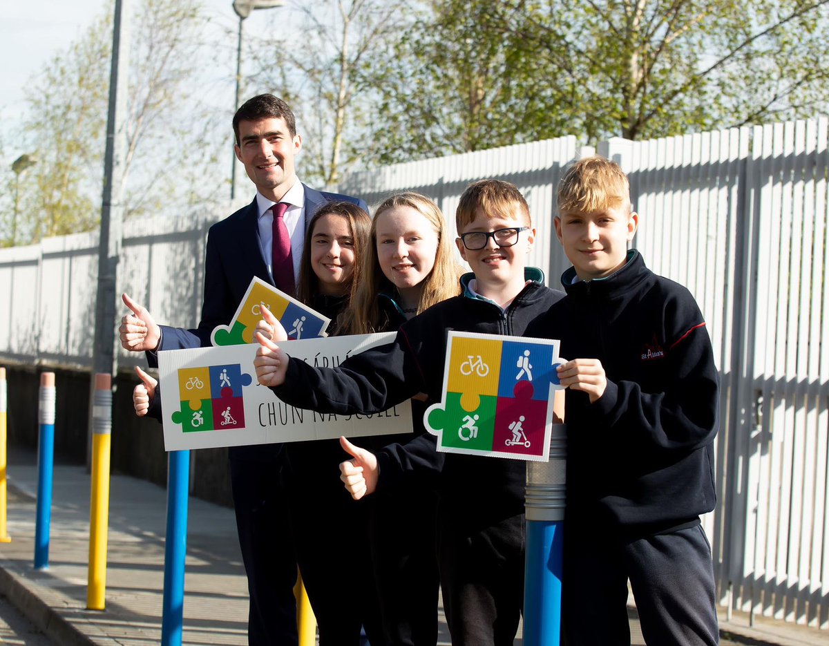 Fantastic morning in the sunny South East for Safe Routes to School & Active Travel launches. 1st stop was St Aidan's NS in Enniscorthy with @JamesBrowneTD, @campaign4kehoe & @cynimhurchu . This investment by Government delivers safer & healthier routes to school for children.