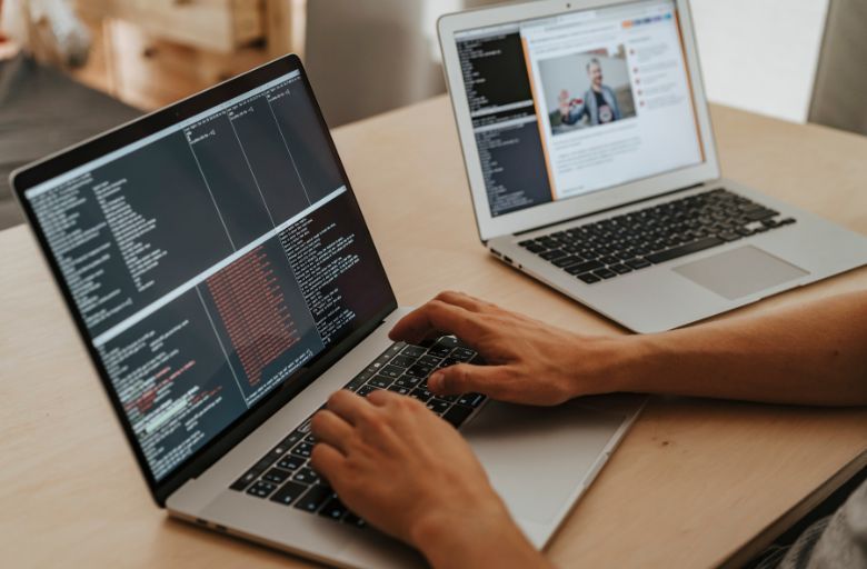 TBSeK_MX's tweet image. 🤩🤩🤩 ¡Hoy estás de suerte! &quot;Desglosando el #SecureCoding 🖥️&quot; Te contamos de qué se trata y cómo aplicarlo en tu empresa para una seguridad informática robusta. Esto en nuestro nuevo número ➡️ buff.ly/3PjR0oV
