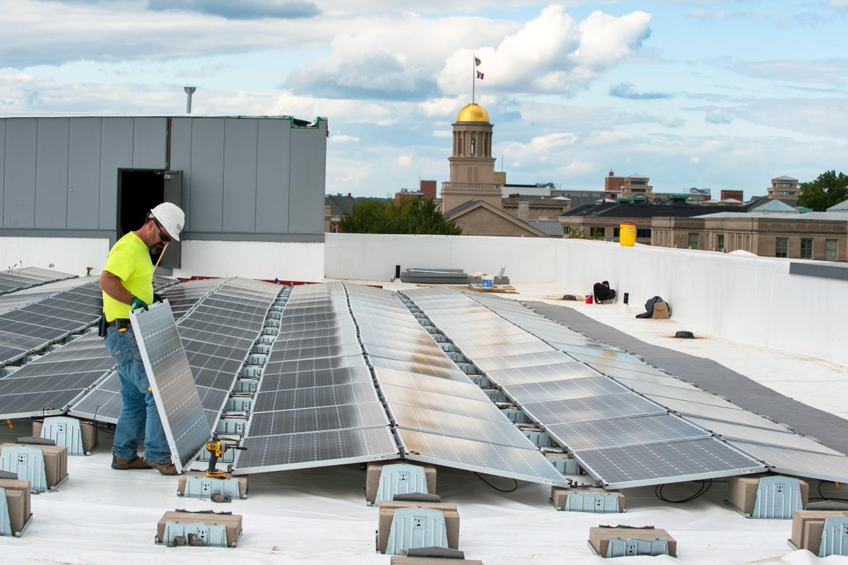 On Earth day, we celebrate our green power 🌿🌱🌲 Iowa is ranked #2 on the @EPA's list of Top College and University Green Power Users!