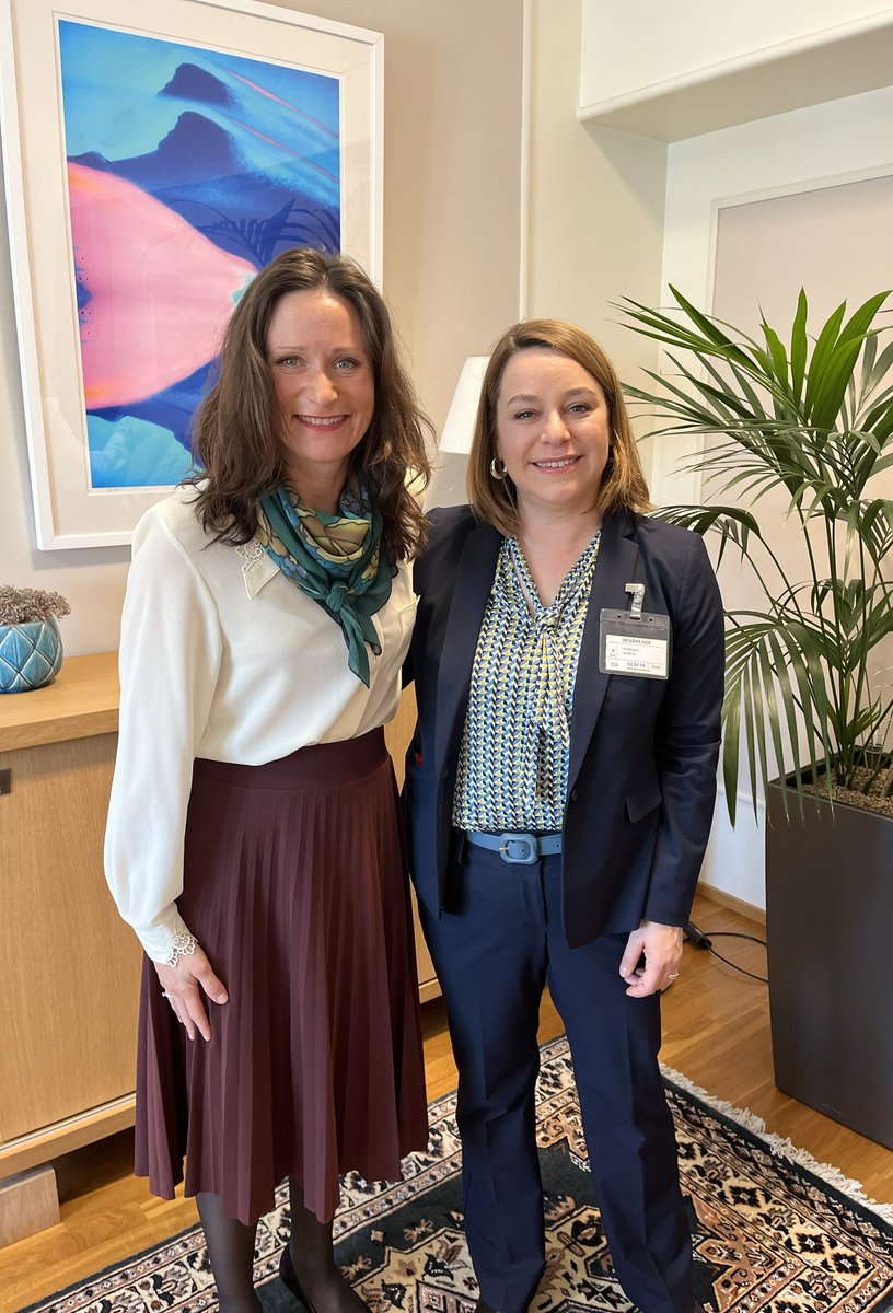 Civil society organizations play an essential role in safeguarding democracy and rule of law in Europe. I was happy to discuss the importance of a vibrant civil society in 🇪🇺 and 🇭🇺 with @martapardavi of @hhc_helsinki in Oslo today.