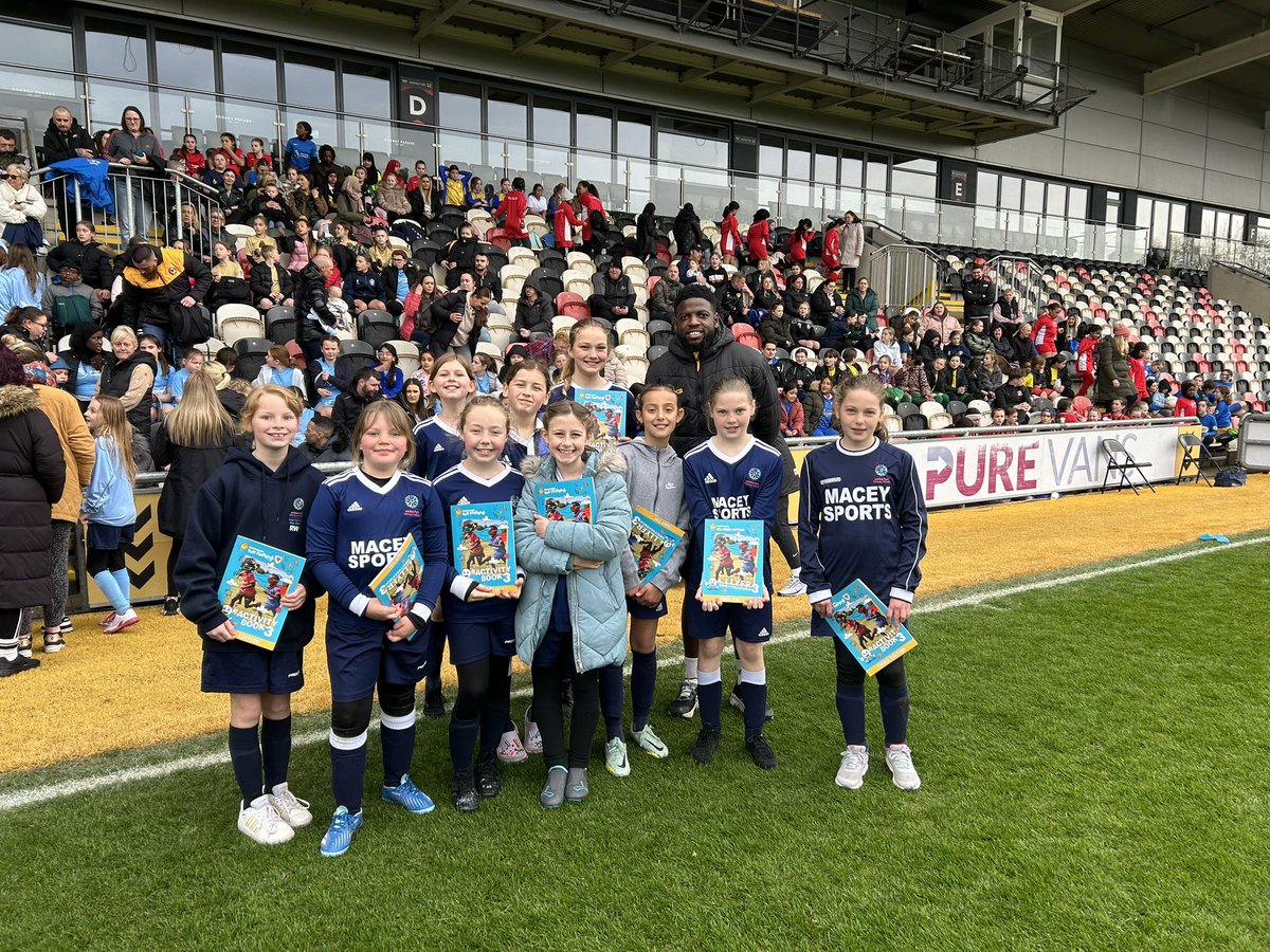 Couldn’t be more proud of the girls that represented Jubilee Park Primary school today at Newport County’s Girls Football Tournament. The togetherness, effort and resilience blew me away. I think the smiles say it all! Da iawn pawb! #celebratesuccess