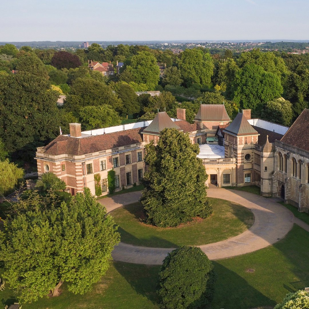 On Friday, we asked by what name the Royal Army Educational Corps went by when first established in 1846. The answer was the Corps of Army Schoolmasters. Take a moment to visit Eltham Palace and discover a past more than the brilliant art-deco design. 🏰🎓