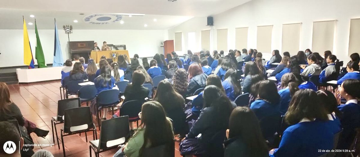 jenniferzeng97's tweet photo. Q &amp; A after the screening at Escuela Normal Súper Leonor Alvarez Pinzón de Tunja( a normal high school in #Tunja, #Colombia). I dared not disclose the name of the school before the screening to avoid unnecessary interference. https://t.co/rC4G9hSmky