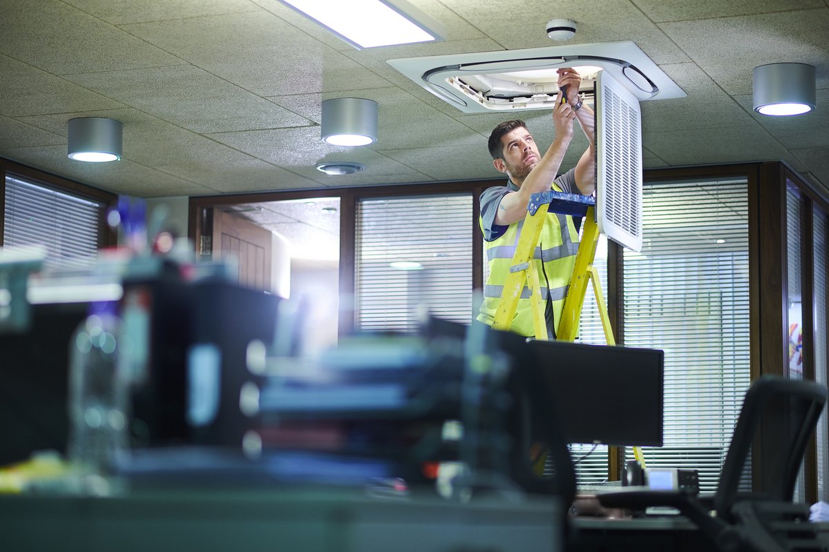 ContractorHB's tweet photo. In CA, certain roles, like business owners and volunteers, may be exempt from workers’ comp with new laws expanding coverage requirements. Understanding these distinctions is crucial to avoid penalties and ensure proper protection. 

#constructionsafety #workerscompensation https://t.co/YcE6z2afXC
