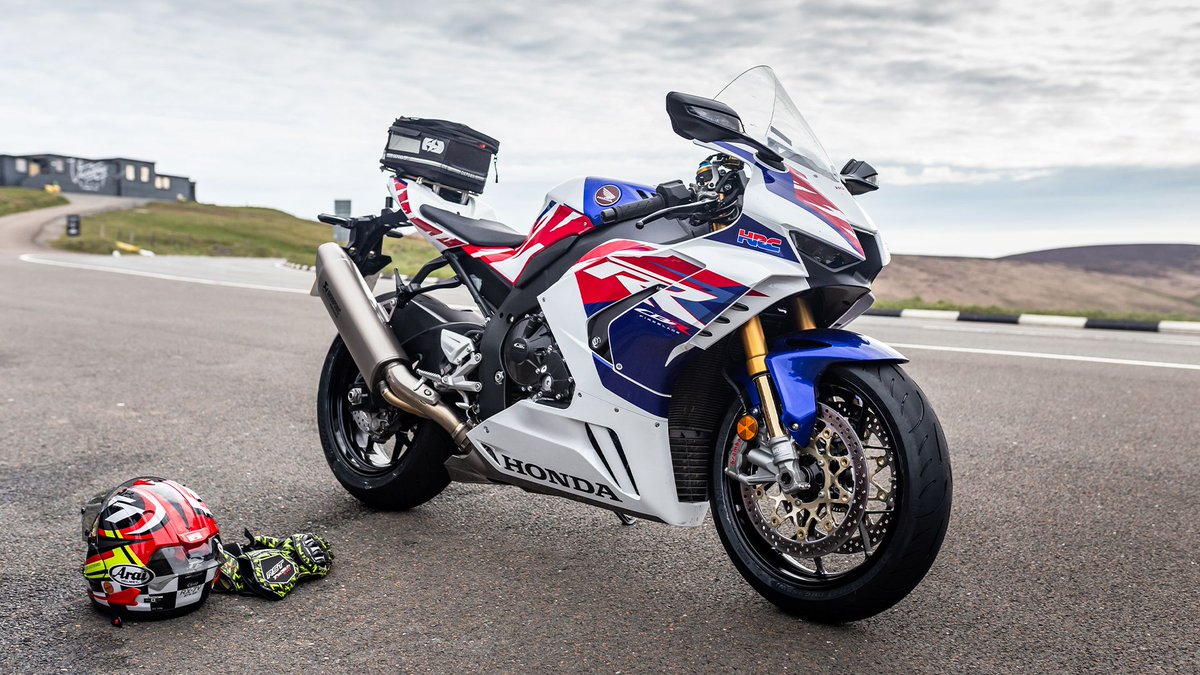 📸 SPOTTED: Some <a href="/IOMTMs/">Travelling Marshals</a> Travelling Marshals were out testing the CBR1000RR-R Fireblade SP from <a href="/HondaUKBikes/">Honda UK Motorcycles</a> at the weekend ahead of #TT2024 😍