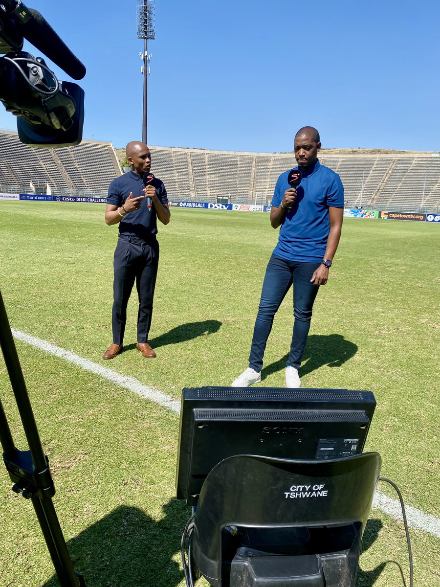 There’s nothing more satisfying than serving South African Football. A great weekend broadcasting the DDC with my Broer @MabalaneDikgang 📺🎙️👊🏾

#Asidlale #ssDiski #Football