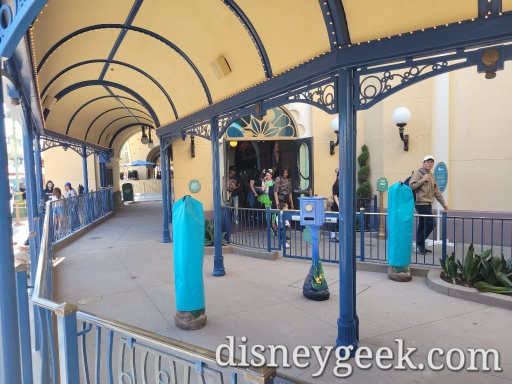ICYMI: My picture post from Friday @ #Disneyland Resort taking a look at the #LittleMermaid project in #DisneyCaliforniaAdventure. The walls are gone and new LL Return scanners have been installed in the queue.

buff.ly/4b5Fmqm